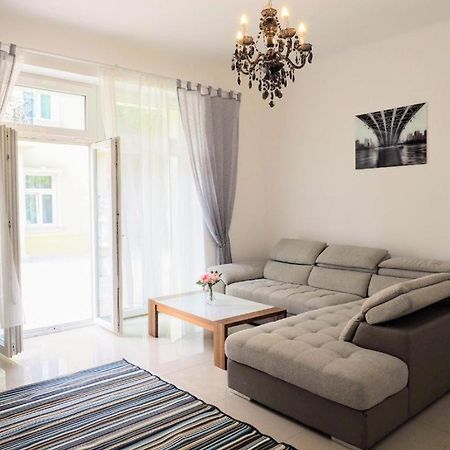 City Villa Schoenbrunn Apartments - Contactless 24H Check-In Wenen Buitenkant foto