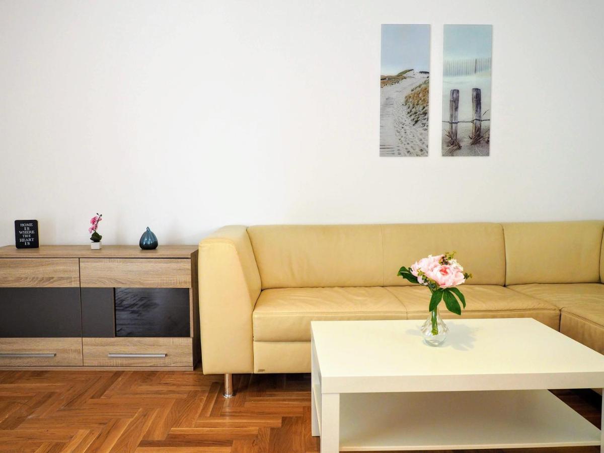 City Villa Schoenbrunn Apartments - Contactless 24H Check-In Wenen Buitenkant foto