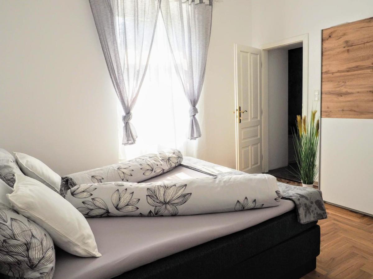 City Villa Schoenbrunn Apartments - Contactless 24H Check-In Wenen Buitenkant foto
